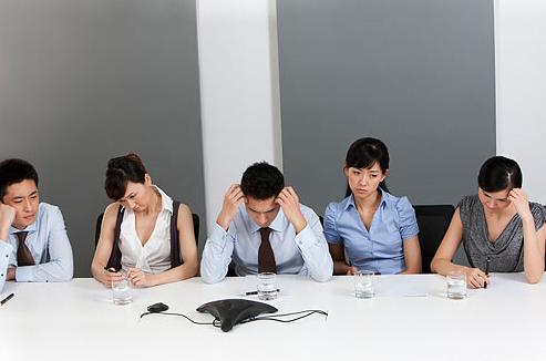 公關(guān)公司的媒介人員為誰(shuí)做事？